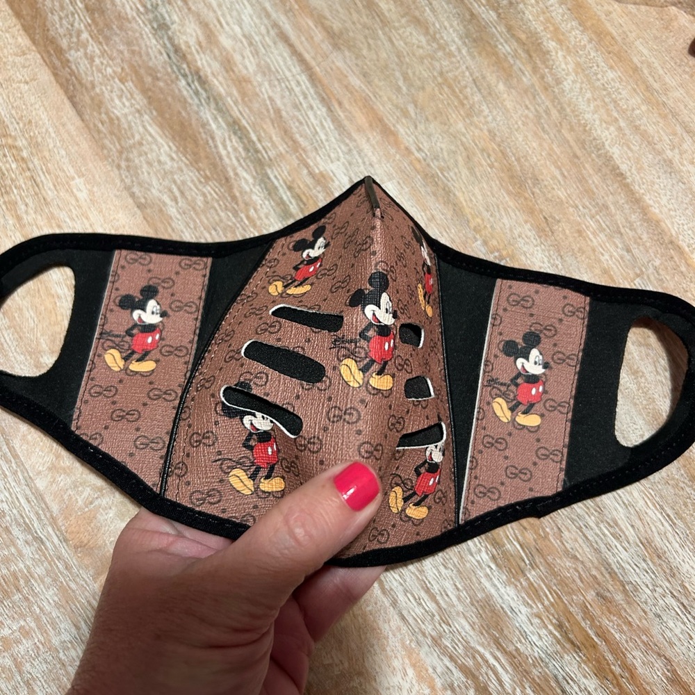 Re-Posh never used face mask excellent quality materials Mickey Mouse